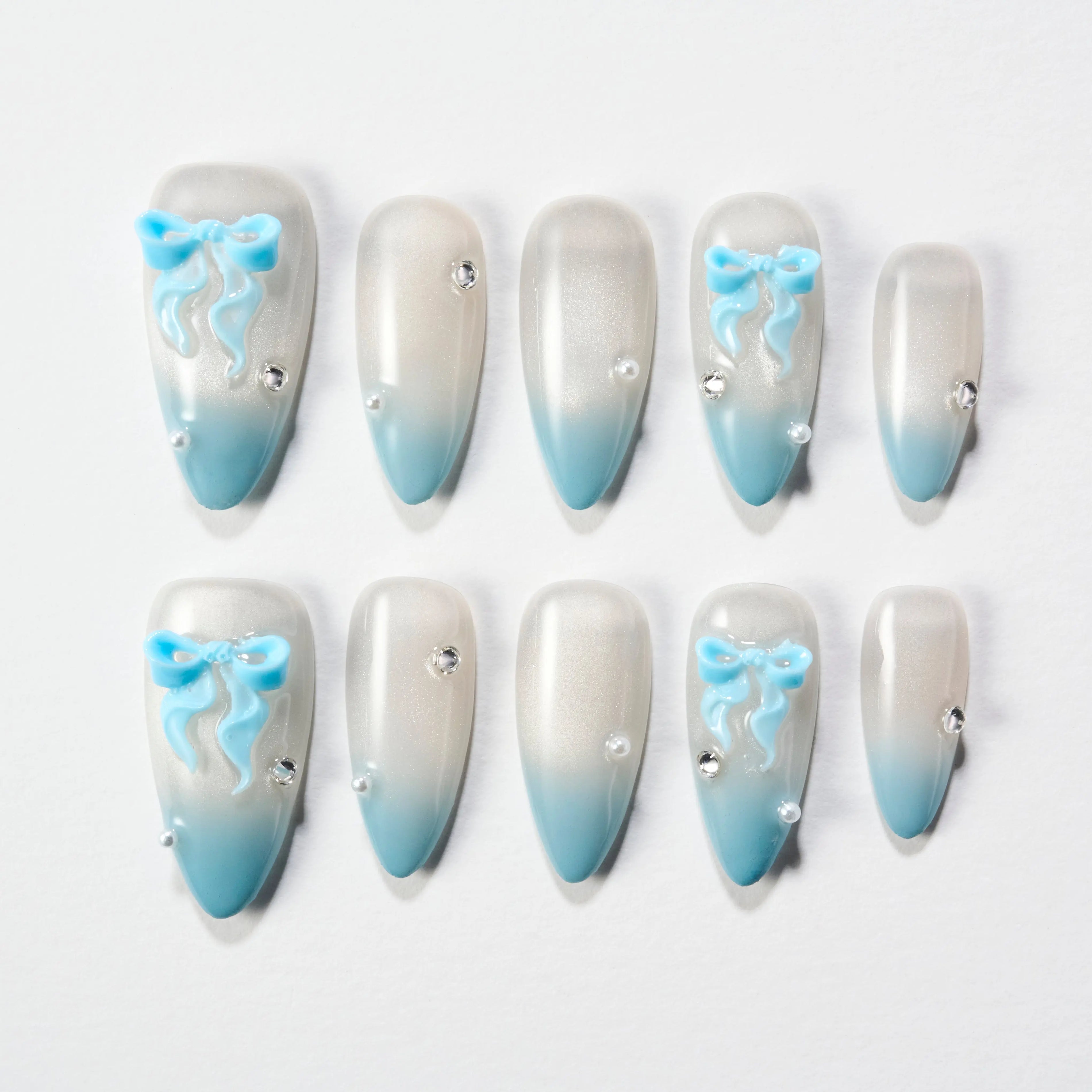 Dreamy Blue Gradient Bow Emily’s Nail