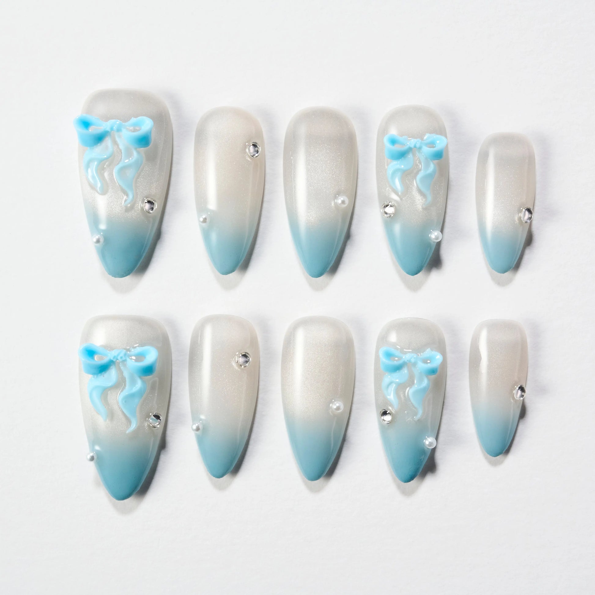 Dreamy Blue Gradient Bow Emily’s Nail