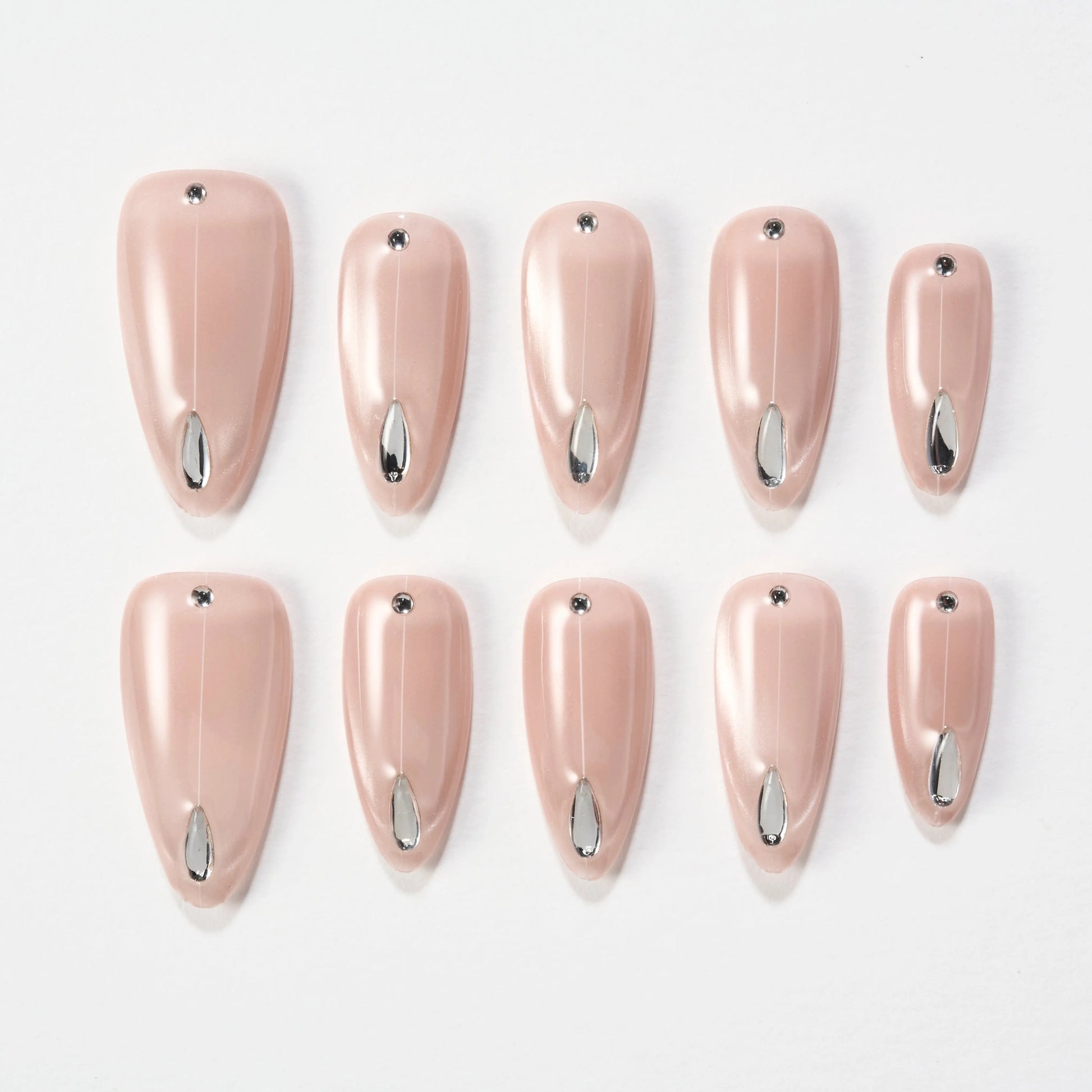 Minimal Luxe Drop Emily’s Nail